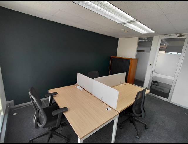 23M² OFFICE TO LET IN BRYANSTON
